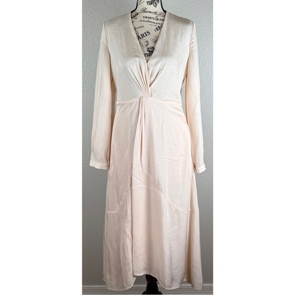 Vince NWT Women’s Twist Drape Long Sleeve Dress in Oat Blush, size 6 - Picture 3 of 14